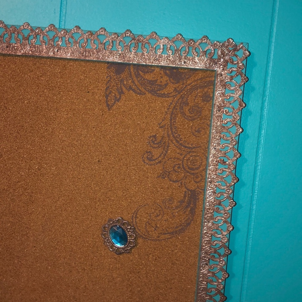 Room decor - Picture 2 of 4